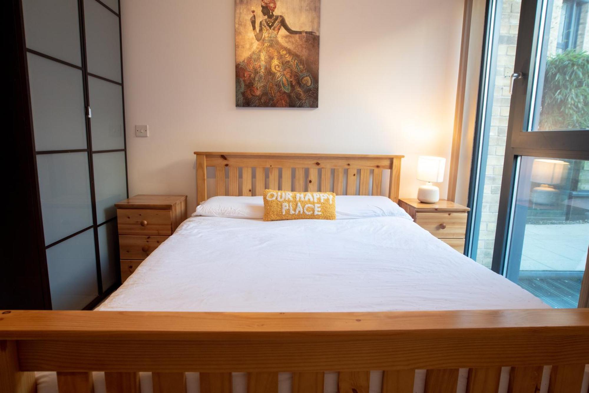 Two-Bedroom Luxury Apartment With Workspace, Free Secure Parking & Coffee Birmingham Luaran gambar
