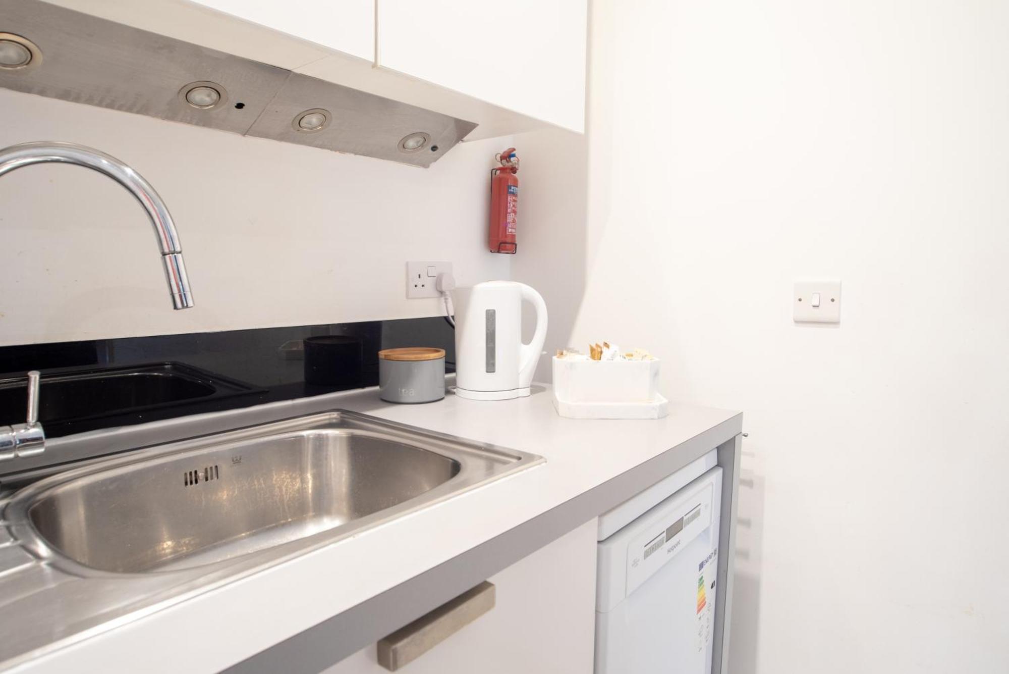 Two-Bedroom Luxury Apartment With Workspace, Free Secure Parking & Coffee Birmingham Luaran gambar
