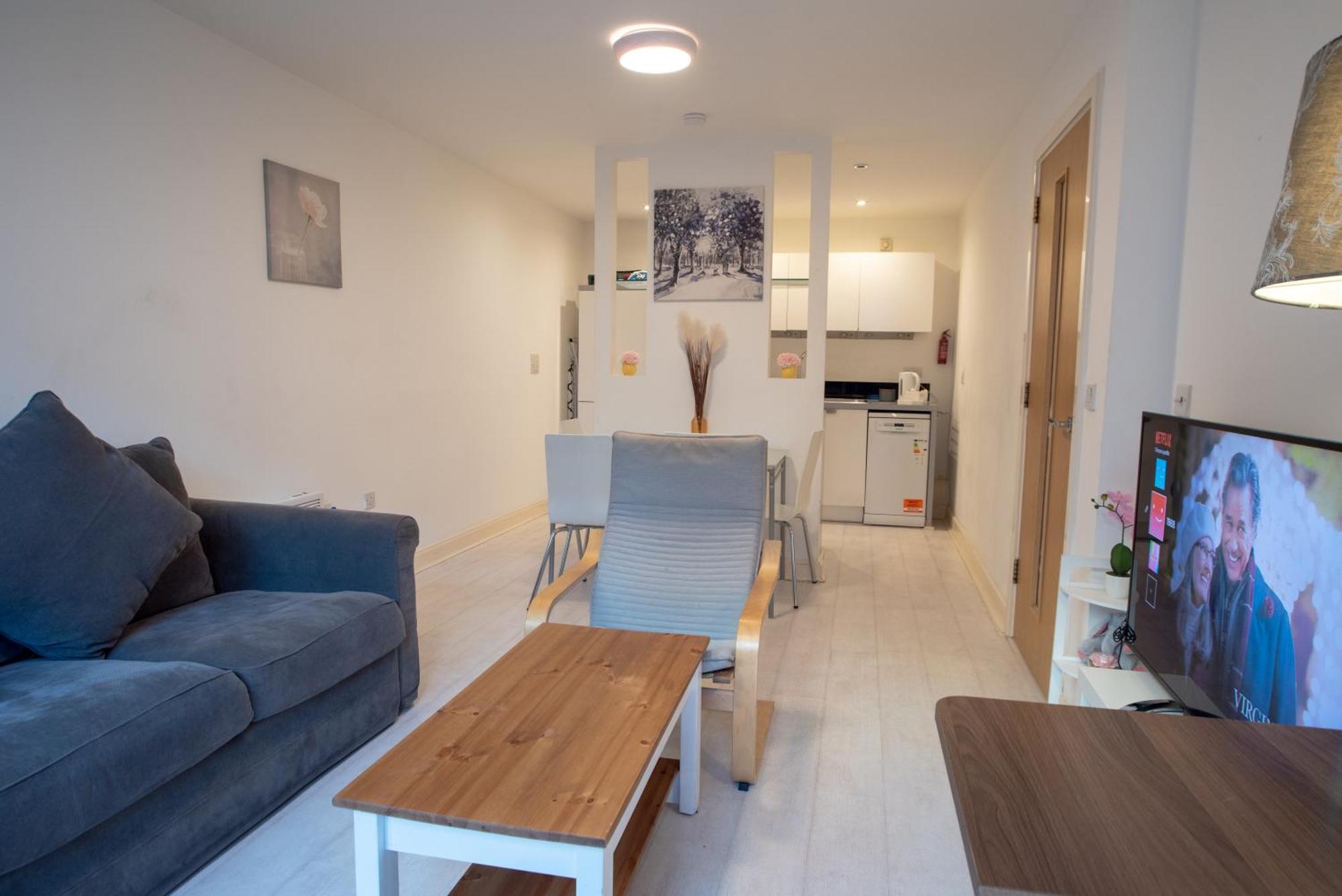 Two-Bedroom Luxury Apartment With Workspace, Free Secure Parking & Coffee Birmingham Luaran gambar