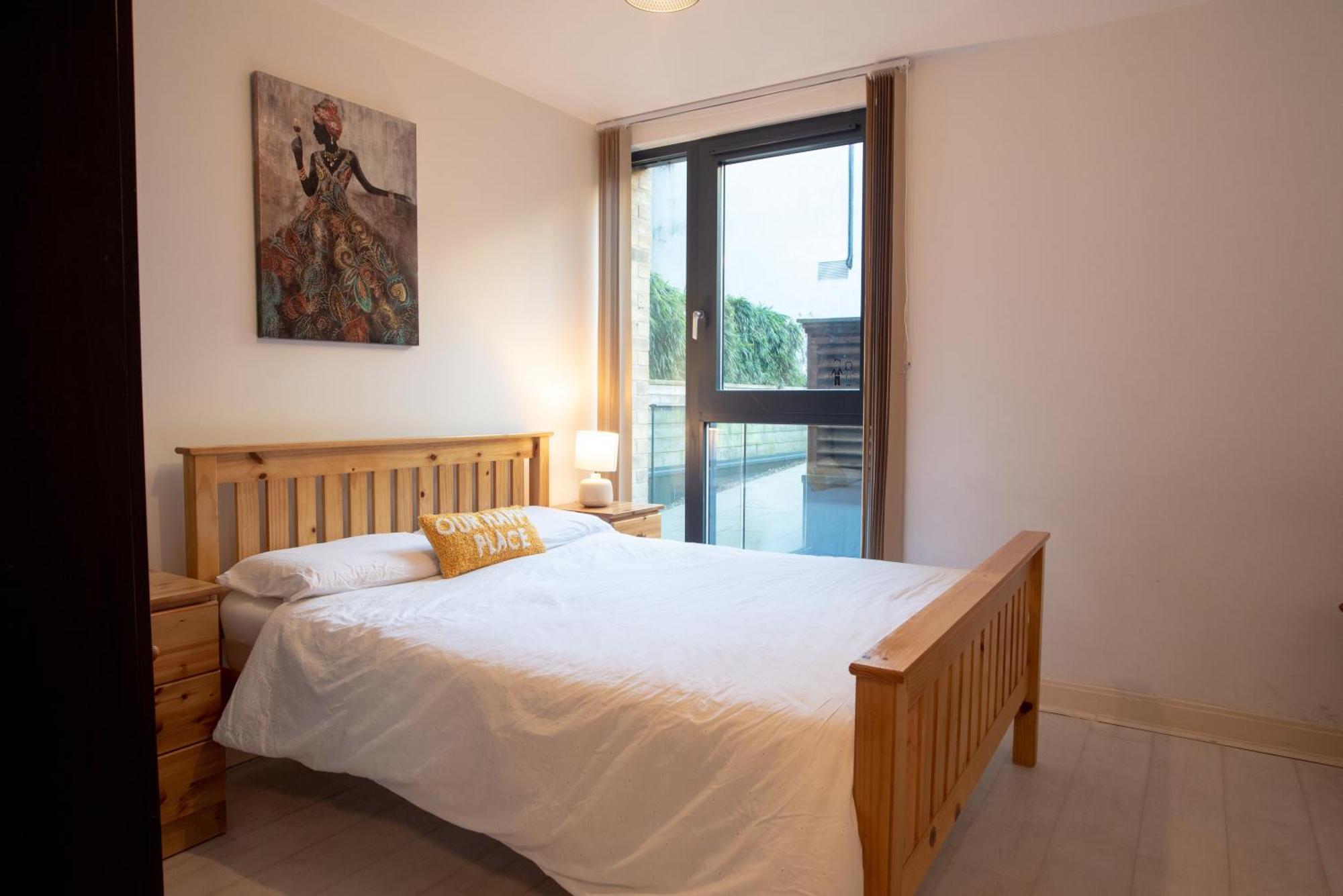 Two-Bedroom Luxury Apartment With Workspace, Free Secure Parking & Coffee Birmingham Luaran gambar